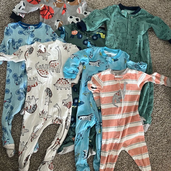7 pairs of 18mo footie pajamas - Picture 1 of 3